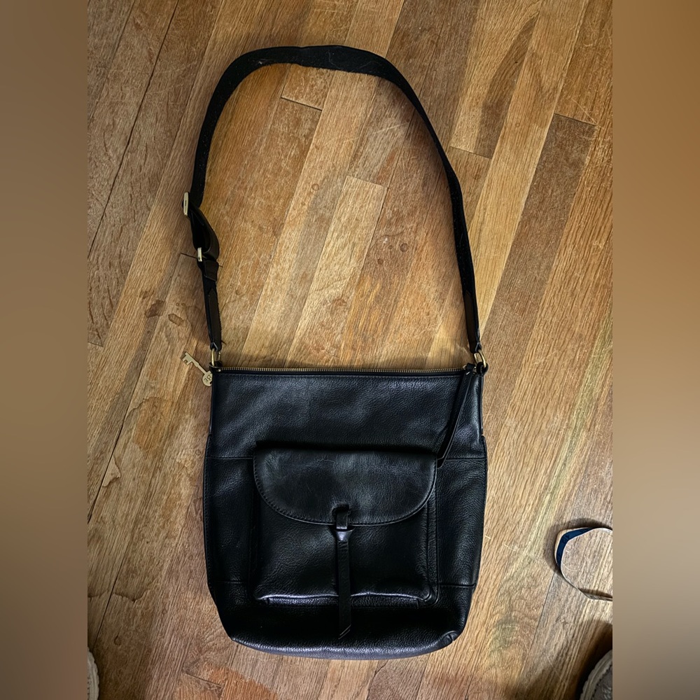 Black Fossil crossbody body